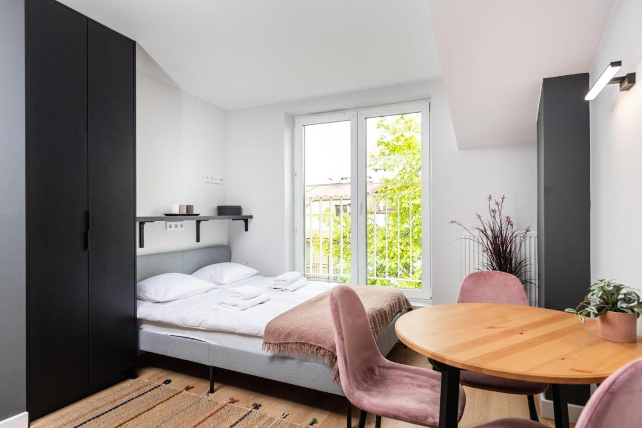 Smart Apartments - Old Town & Main Train Station - By Upstairs Krakow Dış mekan fotoğraf