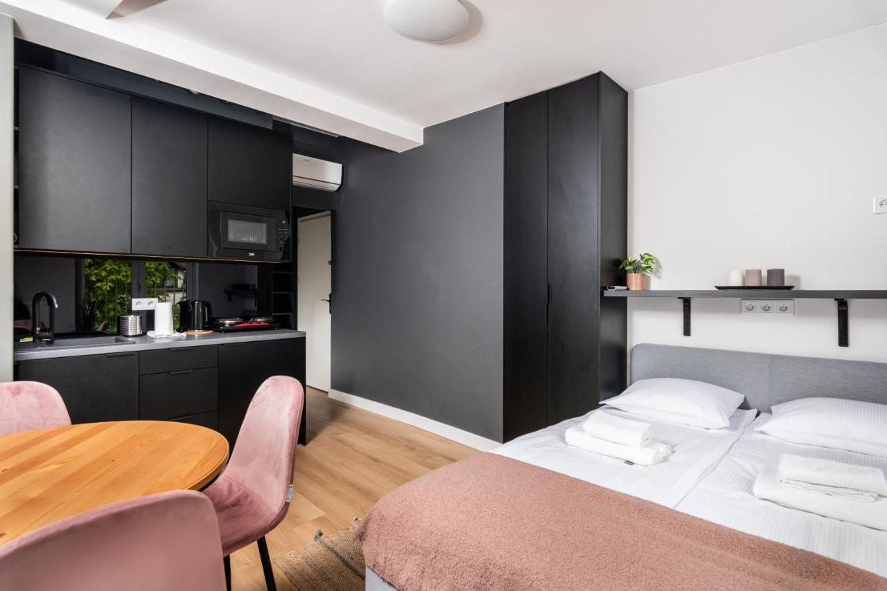 Smart Apartments - Old Town & Main Train Station - By Upstairs Krakow Dış mekan fotoğraf