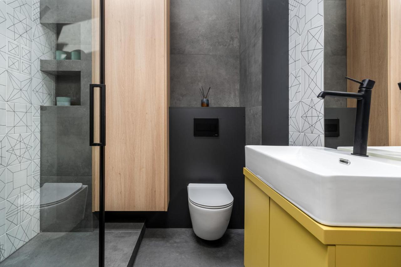 Smart Apartments - Old Town & Main Train Station - By Upstairs Krakow Dış mekan fotoğraf