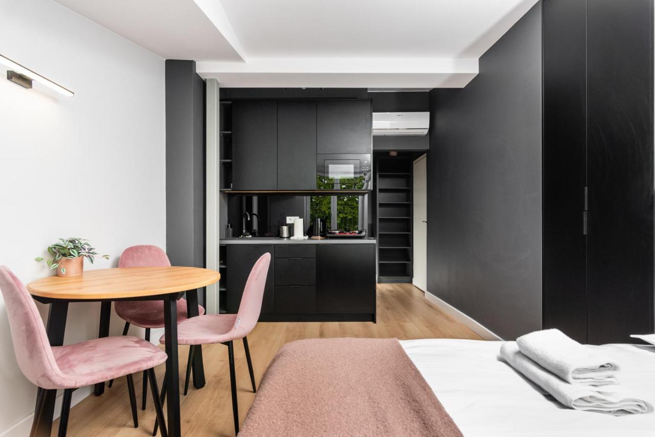 Smart Apartments - Old Town & Main Train Station - By Upstairs Krakow Dış mekan fotoğraf