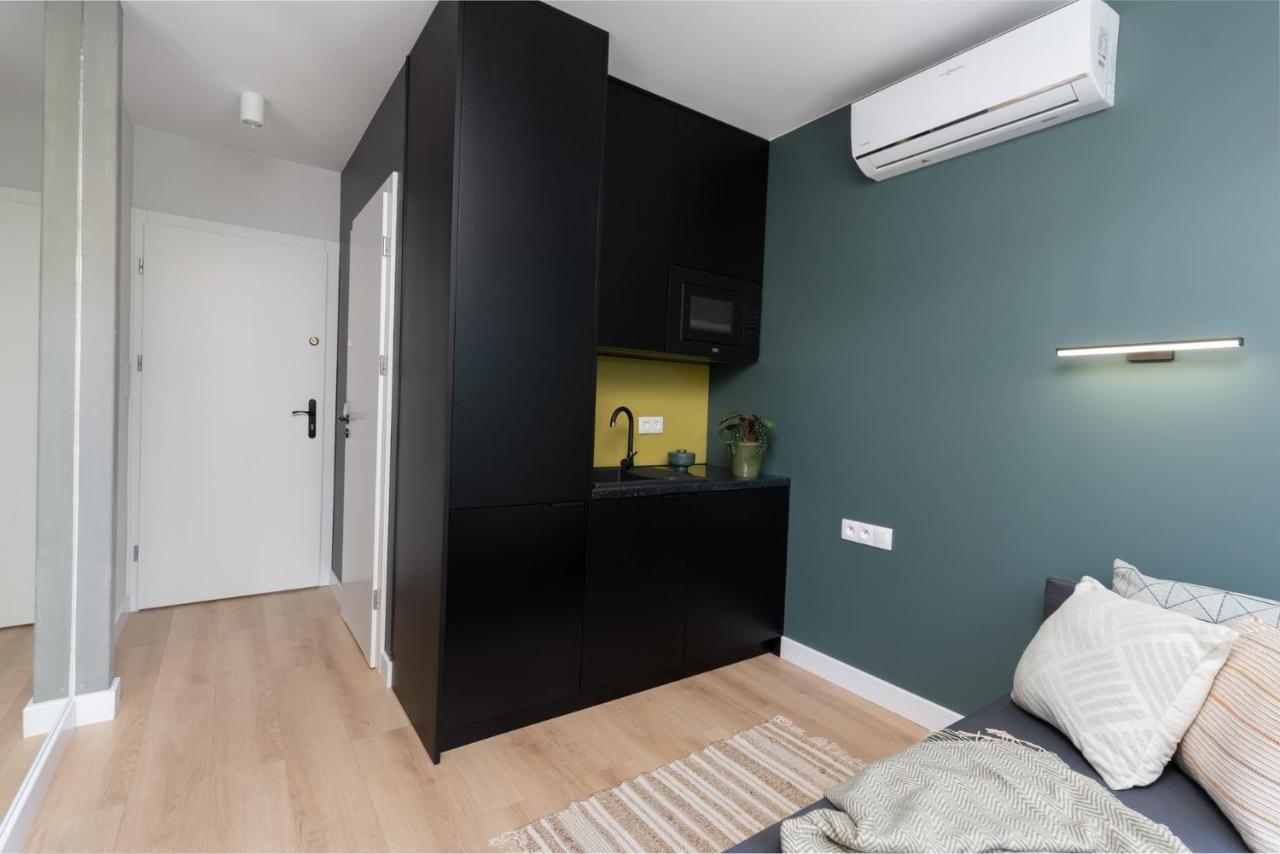 Smart Apartments - Old Town & Main Train Station - By Upstairs Krakow Dış mekan fotoğraf