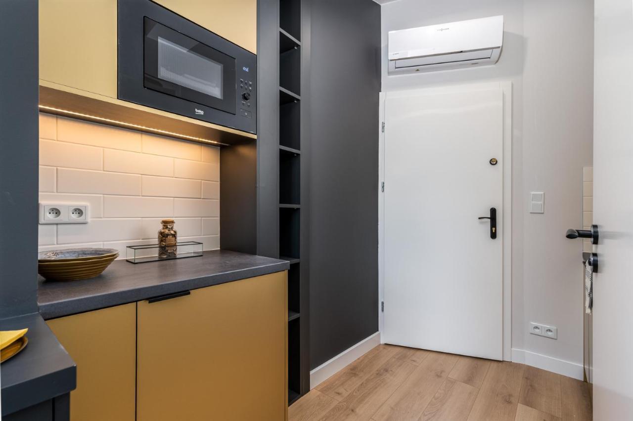 Smart Apartments - Old Town & Main Train Station - By Upstairs Krakow Dış mekan fotoğraf