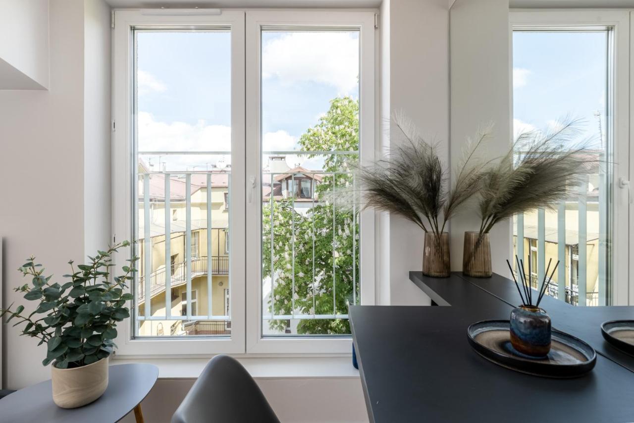 Smart Apartments - Old Town & Main Train Station - By Upstairs Krakow Dış mekan fotoğraf